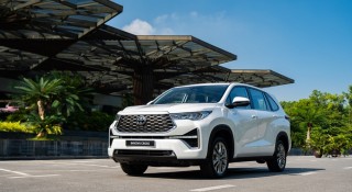 Toyota Innova Cross HEV giành lại 'ngôi vương' phân khúc xe hybrid trong tháng 8/2026